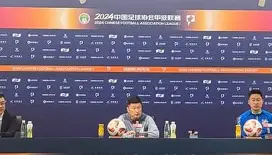 九游网页平台-窗口期英超焦点战,广州队主帅复盘,态度坚定,阵容厚度经受考验(中超最后一轮形势分析)