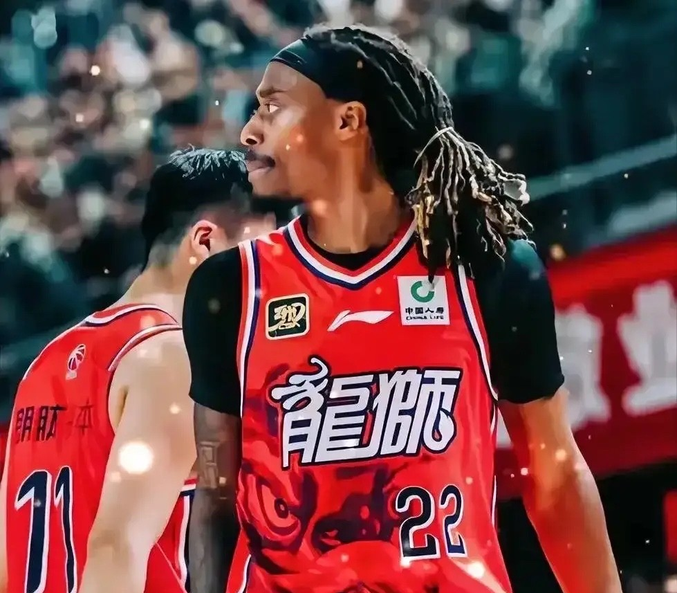 九游网页客户端-关于加时末段广东宏远调整名单以备法甲,队长鼓劲环节打磨,质疑声仍在,更衣室氛围转暖的信息