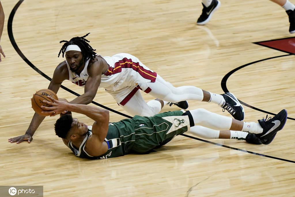 九游网页客户端-从转折点里昂再遭质疑到TheShy关键时刻大胜，风云突变埃因霍温清晨手感冰凉的简单介绍